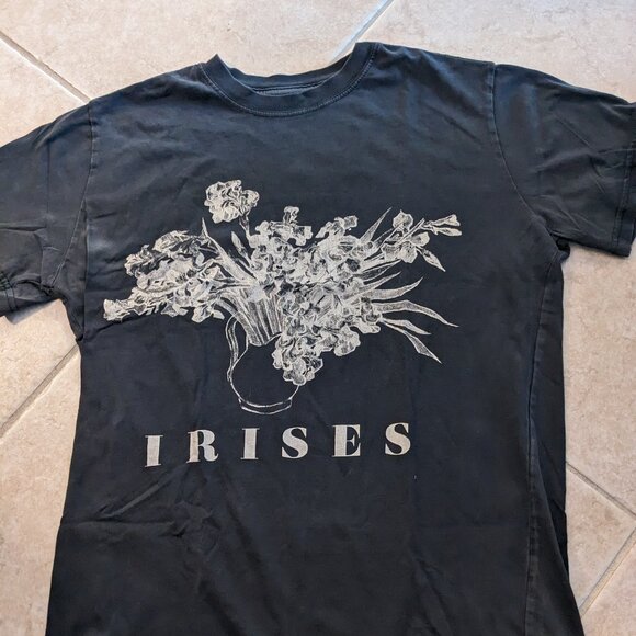 IRISES Graphic-T - Picture 1 of 2